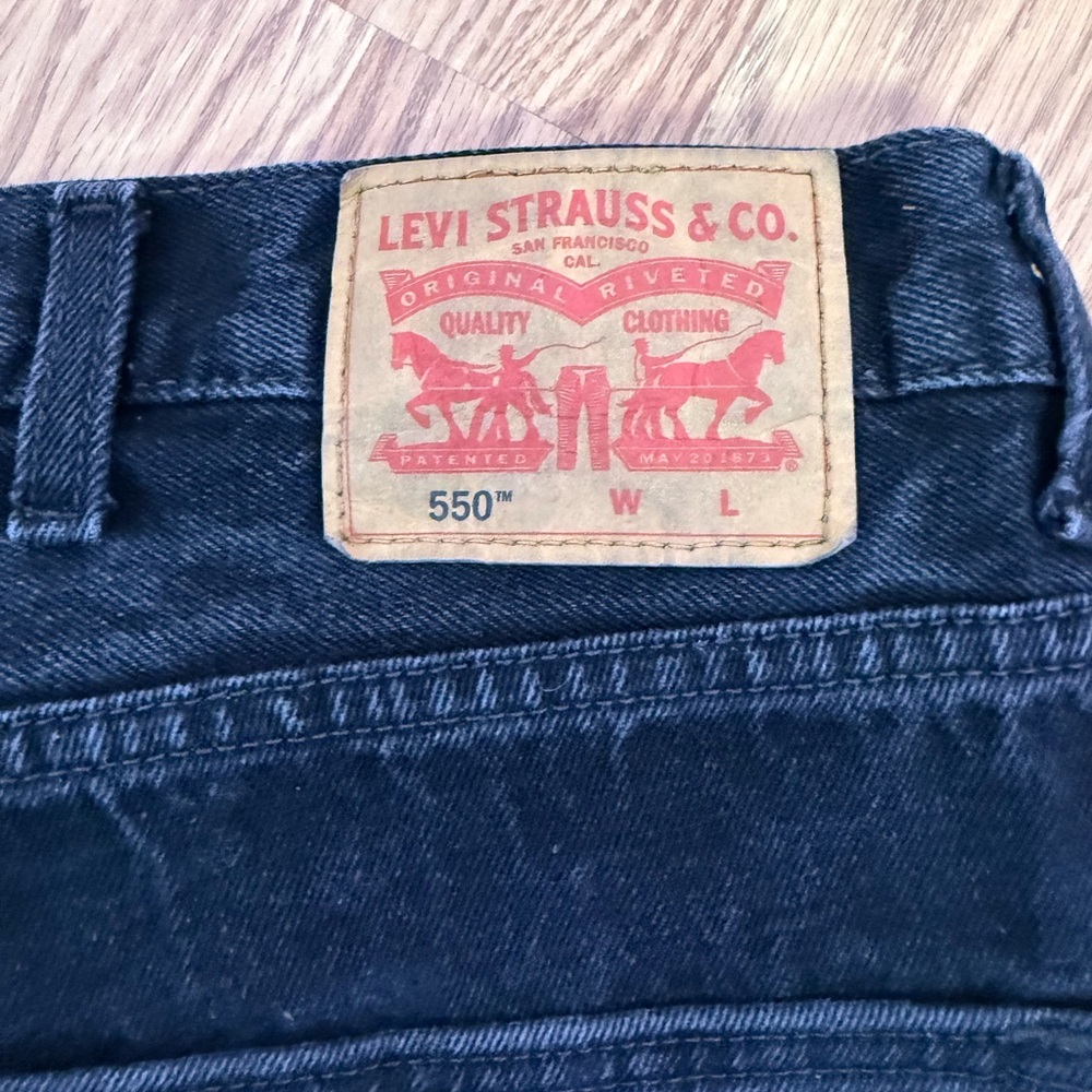 Levi's Black Denim Jeans W50/L32 - Picture 2 of 7